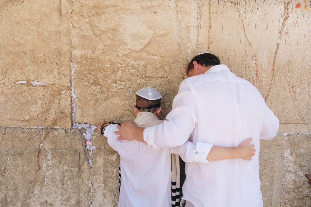 כמה עולה הפקת אירוע בר מצווה כולל סטנדאפיסט